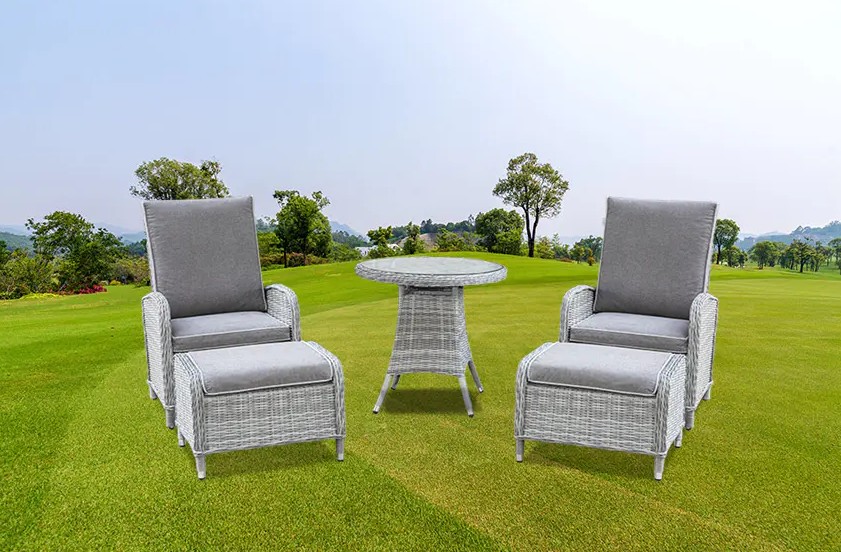 Eleve su espacio al aire libre: el encanto del juego de sillas reclinables de 5 piezas